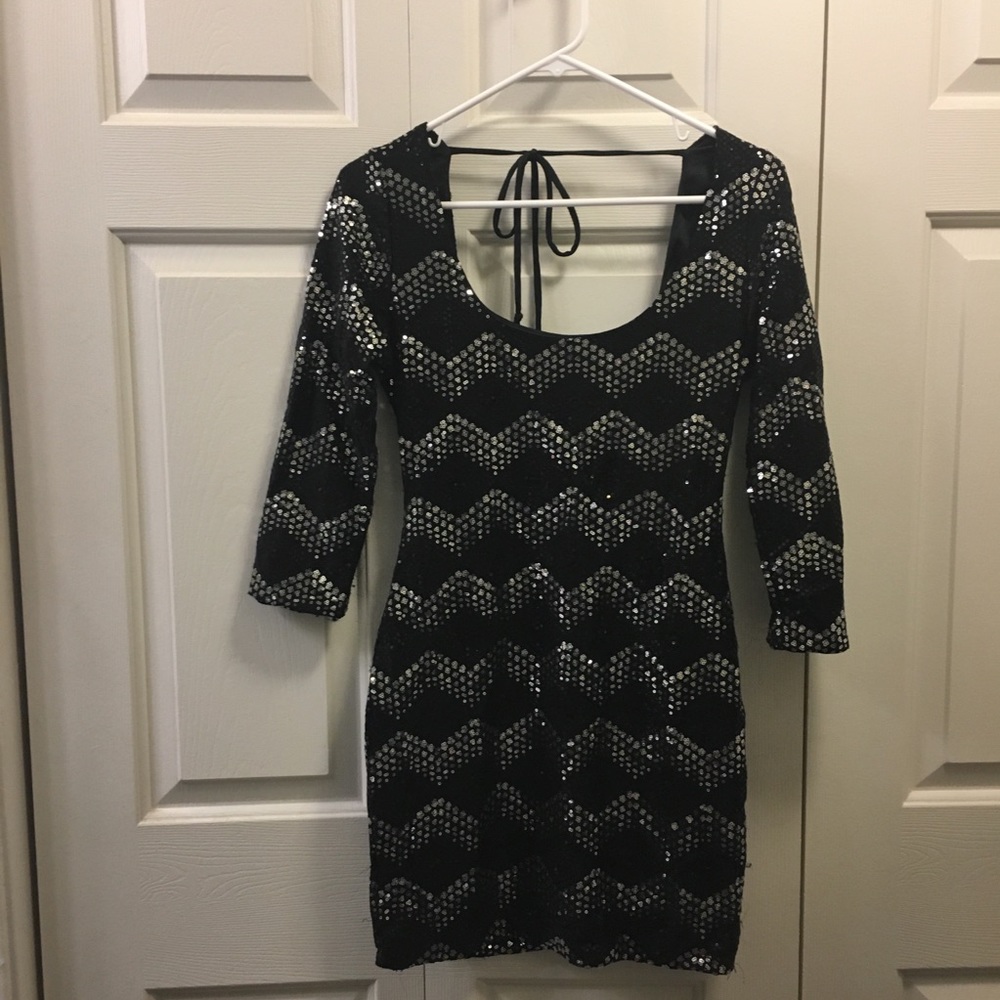 Very Sparkly, black, long-sleeved dress (Size S)